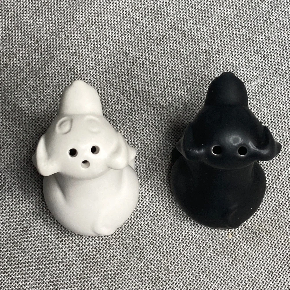 Black White Dog Salt and Pepper Shakers Ceramic Puppy Kitchen‎ Decor